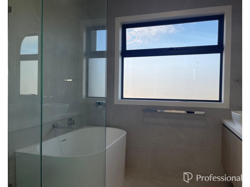 2, 3/29 Ford Avenue, Sunshine North VIC 3020