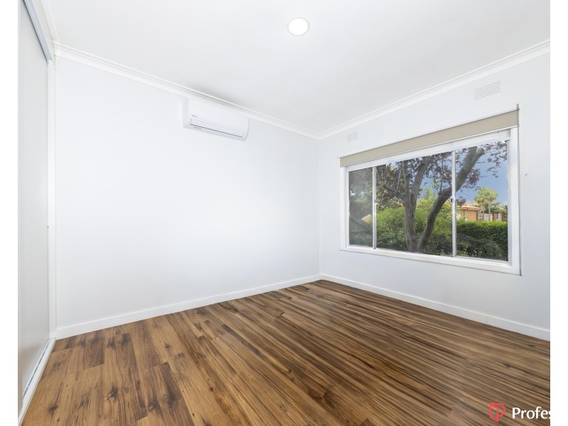 19 Manfred Avenue, St Albans VIC 3021