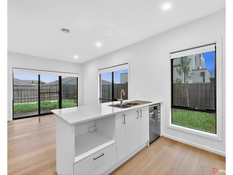 6 Greenwell Close, Hampton Park VIC 3976