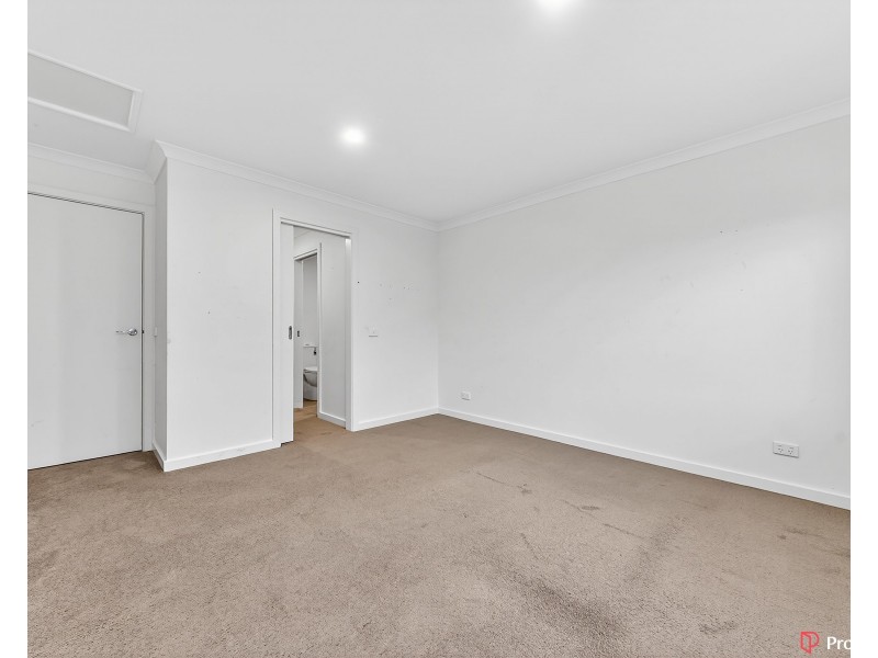 6 Greenwell Close, Hampton Park VIC 3976