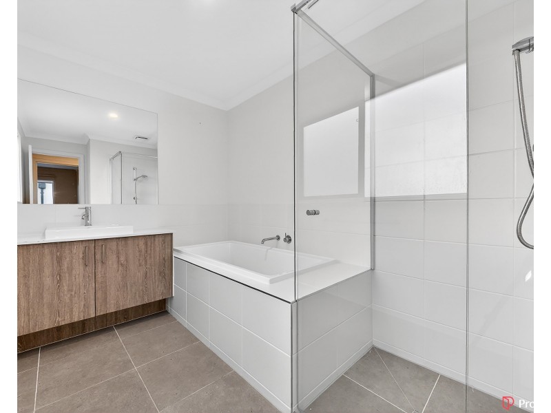 6 Greenwell Close, Hampton Park VIC 3976