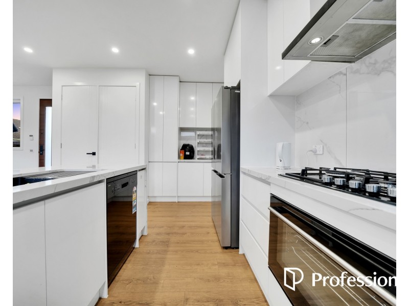 1, 2, 3/3 Rosewall Street, Sunshine North VIC 3020