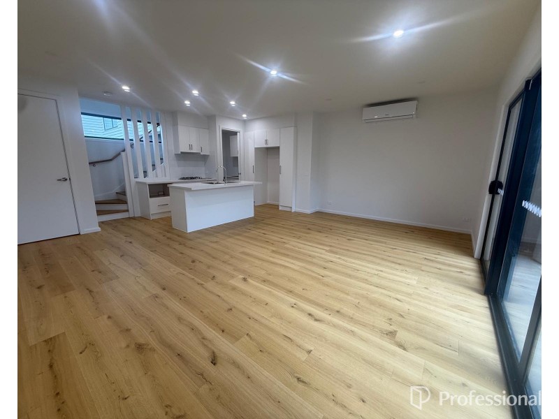3/35 Westmoreland Rd, Sunshine North VIC 3020