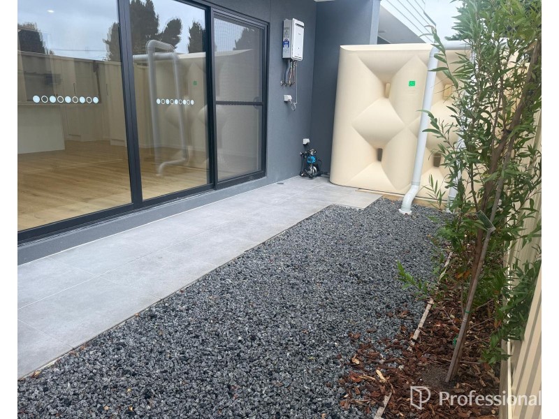 3/35 Westmoreland Rd, Sunshine North VIC 3020