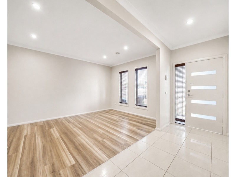 4 West Highland Drive, Burnside Heights VIC 3023