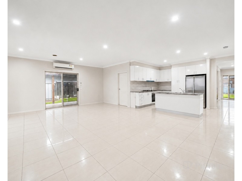 4 West Highland Drive, Burnside Heights VIC 3023