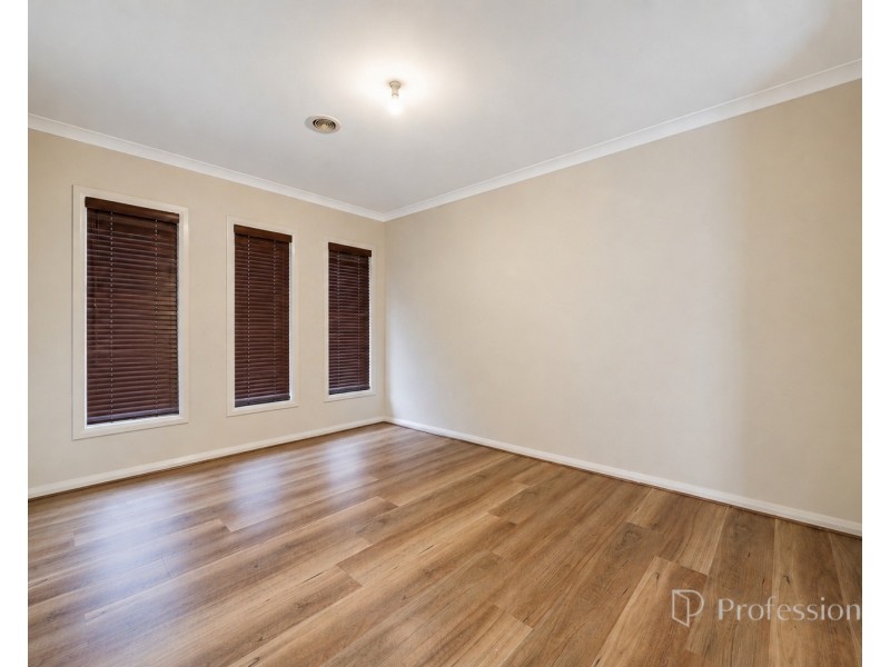 4 West Highland Drive, Burnside Heights VIC 3023
