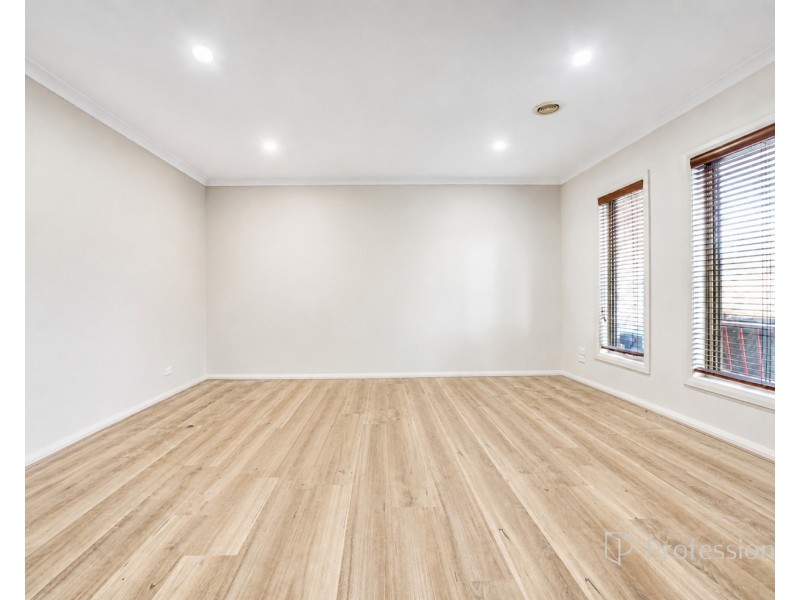 4 West Highland Drive, Burnside Heights VIC 3023