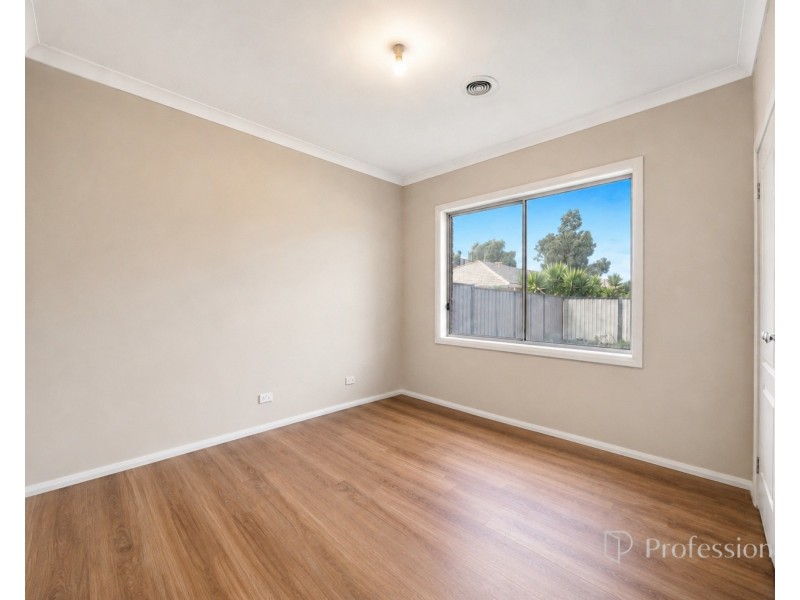 4 West Highland Drive, Burnside Heights VIC 3023