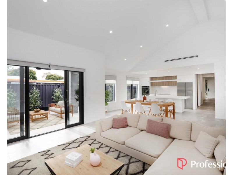 2 Muscat Avenue, Burnside Heights VIC 3023