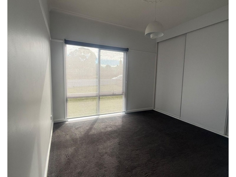 8 Helmer Cres, Thomson VIC 3219