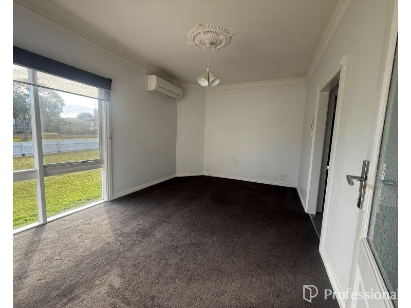 8 Helmer Cres, Thomson VIC 3219