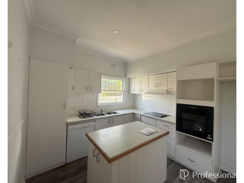 8 Helmer Cres, Thomson VIC 3219