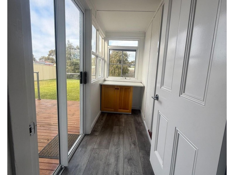 8 Helmer Cres, Thomson VIC 3219