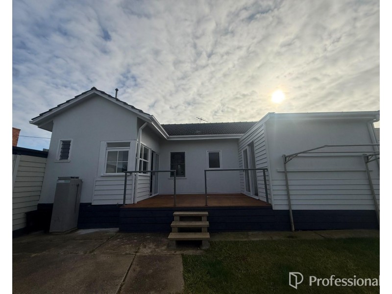 8 Helmer Cres, Thomson VIC 3219