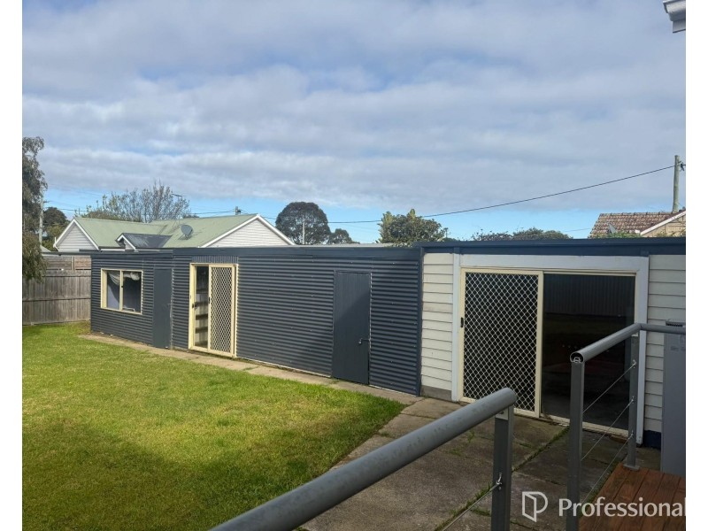 8 Helmer Cres, Thomson VIC 3219