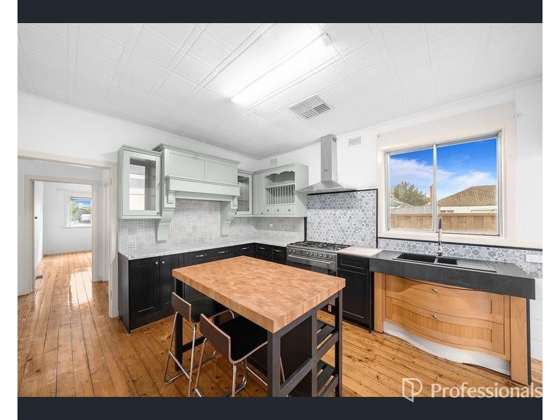 42 Dunedin Street, Maidstone VIC 3012