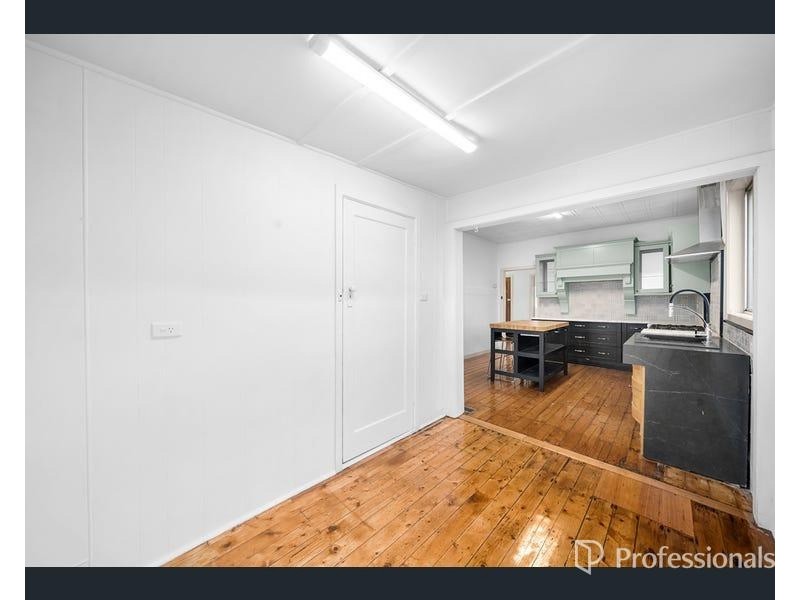 42 Dunedin Street, Maidstone VIC 3012