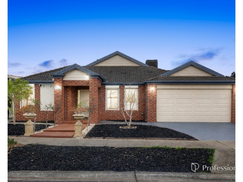 34 Cobaw Circuit, Caroline Springs VIC 3023