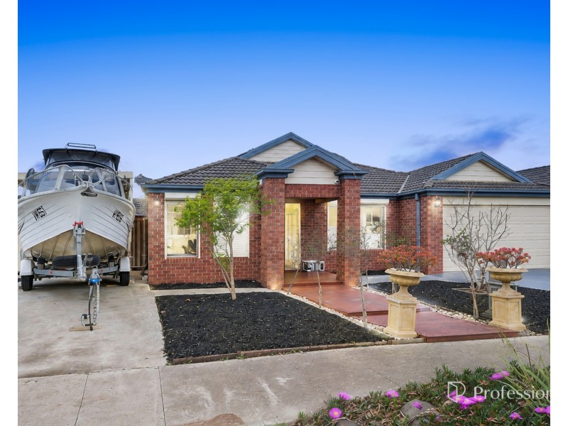 34 Cobaw Circuit, Caroline Springs VIC 3023