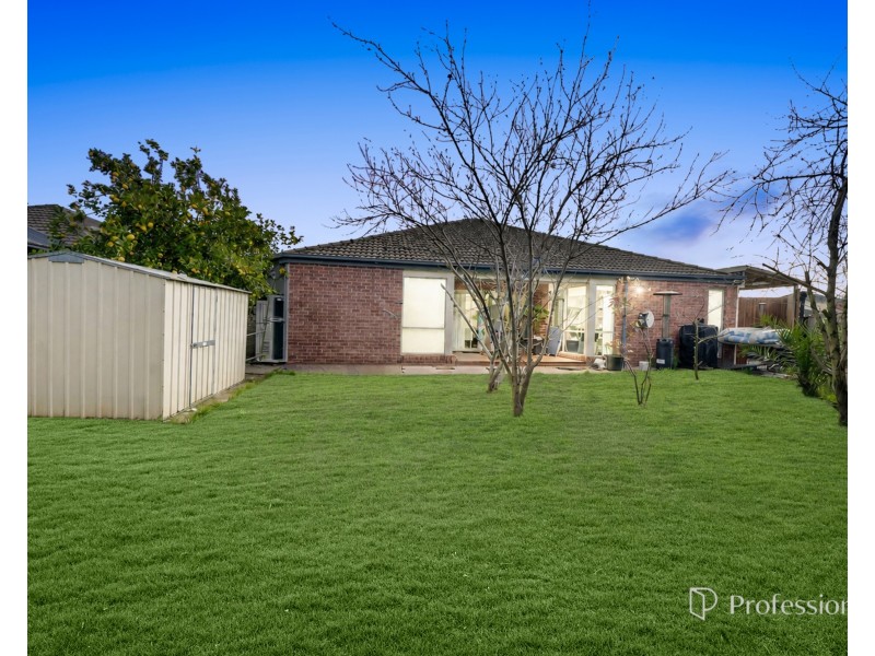 34 Cobaw Circuit, Caroline Springs VIC 3023