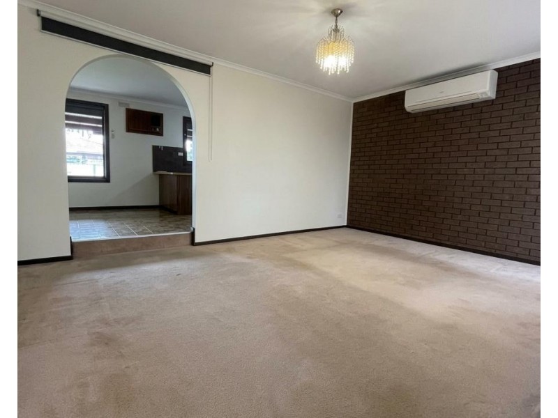 7 Kinterbury Dr, Kings Park VIC 3021