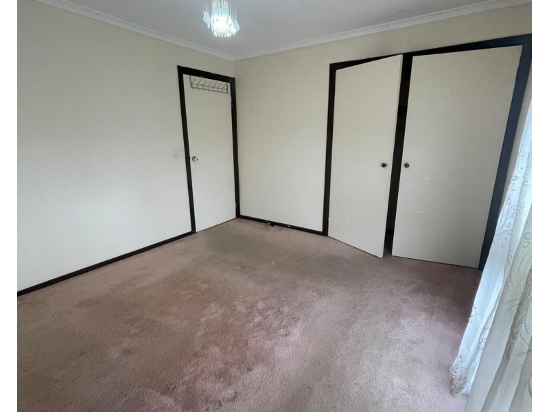 7 Kinterbury Dr, Kings Park VIC 3021