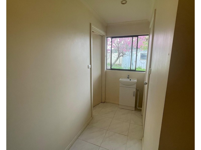 7 Kinterbury Dr, Kings Park VIC 3021