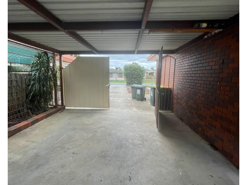 7 Kinterbury Dr, Kings Park VIC 3021