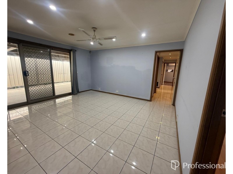 6 Fergus Ct, Sydenham VIC 3037