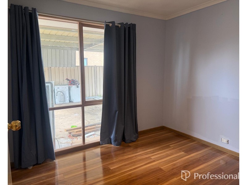 6 Fergus Ct, Sydenham VIC 3037