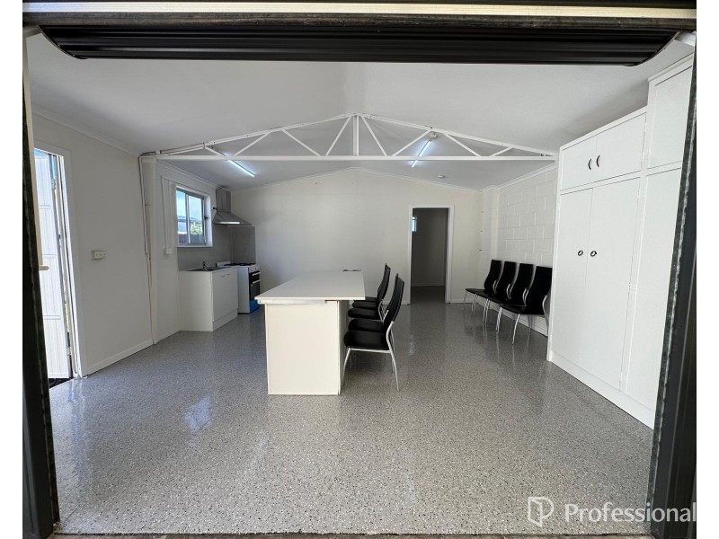 29 View St, St Albans VIC 3021