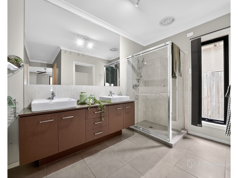 20 Morton Boulevard, Taylors Hill VIC 3037
