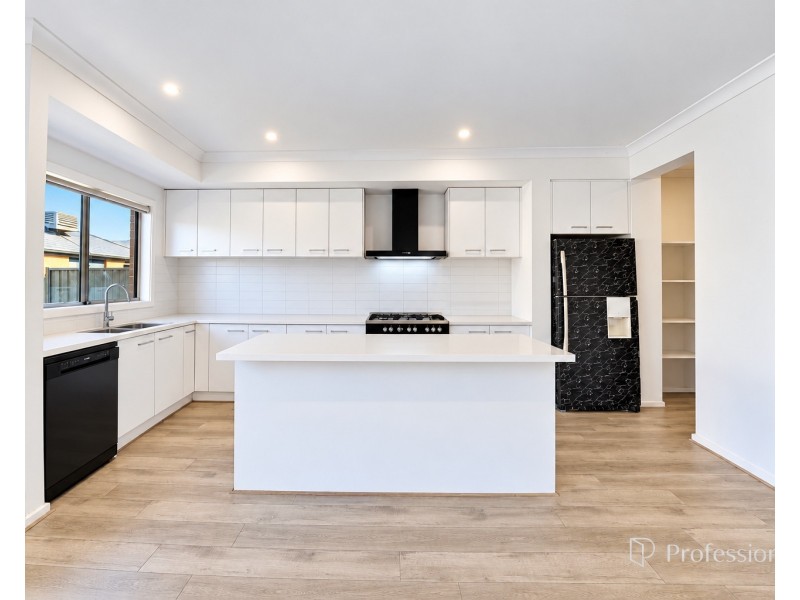 16 Corvo Drive, Truganina VIC 3029