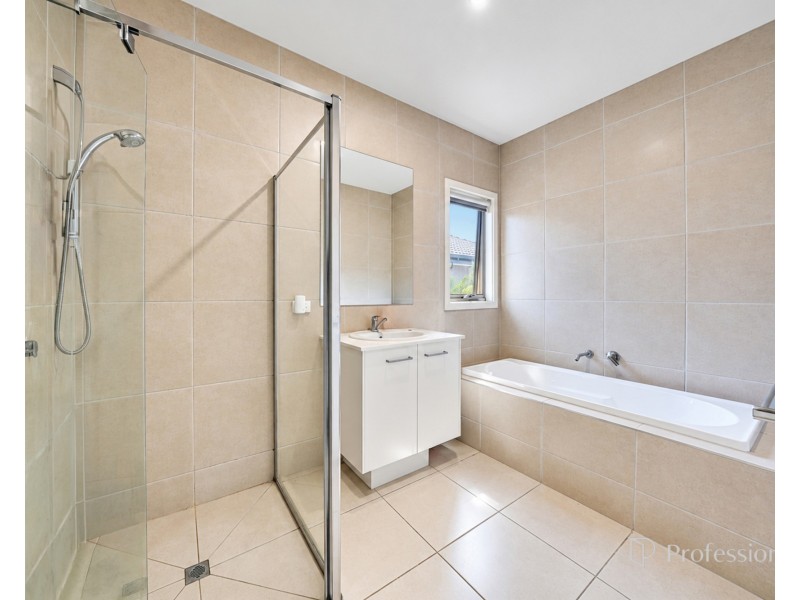 16 Corvo Drive, Truganina VIC 3029