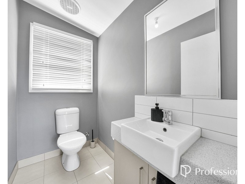 1/18 Mcarthur Avenue, St Albans VIC 3021