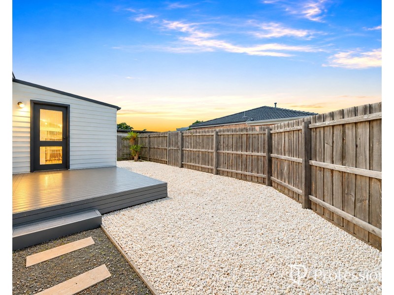 1/18 Mcarthur Avenue, St Albans VIC 3021