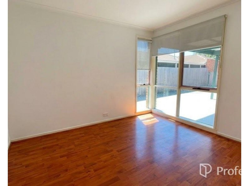 13 Dumosa Court, St Albans VIC 3021