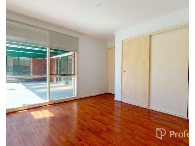 13 Dumosa Court, St Albans VIC 3021