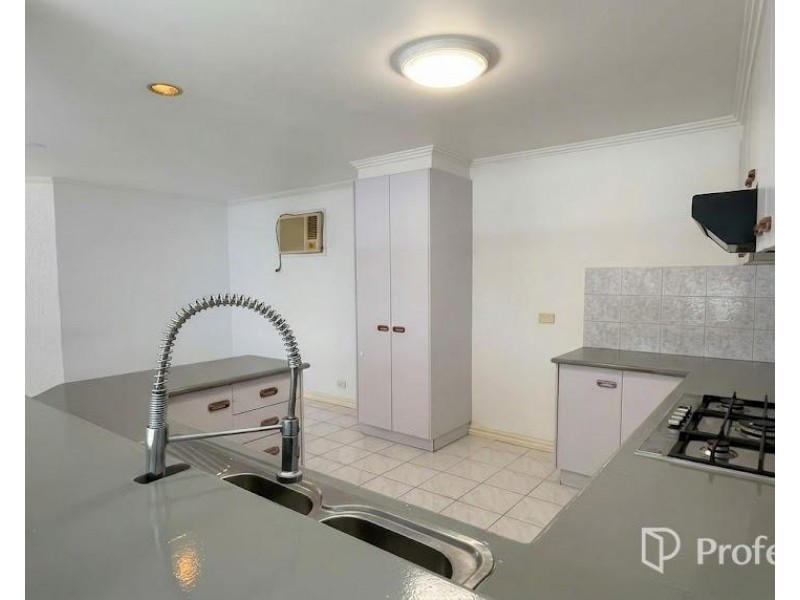 13 Dumosa Court, St Albans VIC 3021