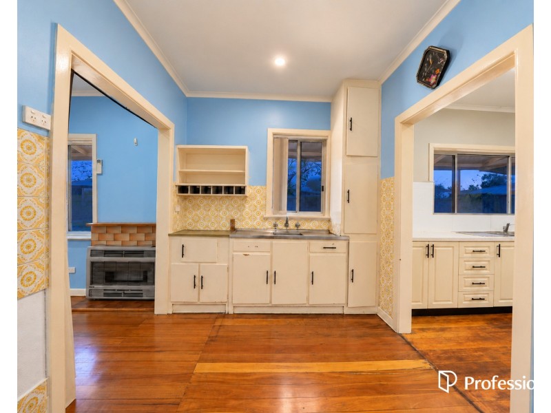 8 Ross Street, St Albans VIC 3021