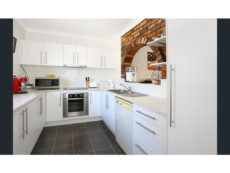 Unit 4/8 Nankeen Ave, Paradise Point QLD 4216