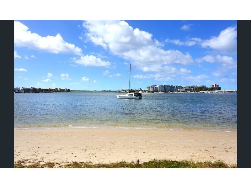 Unit 4/8 Nankeen Ave, Paradise Point QLD 4216