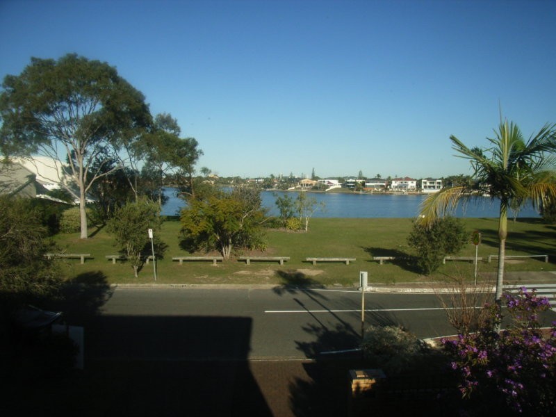 34 Volante Crescent, Mermaid Waters QLD 4218