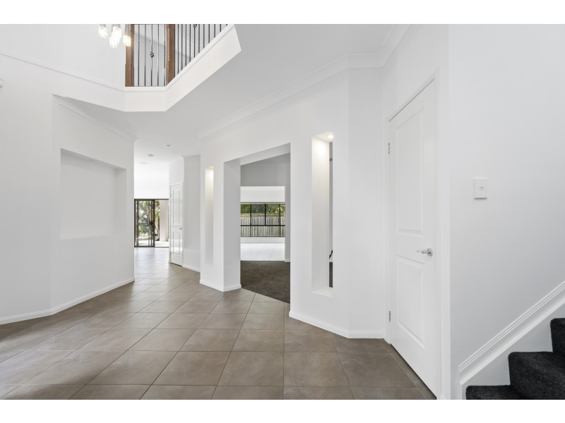 8 Cabriolet Ct, Upper Coomera QLD 4209