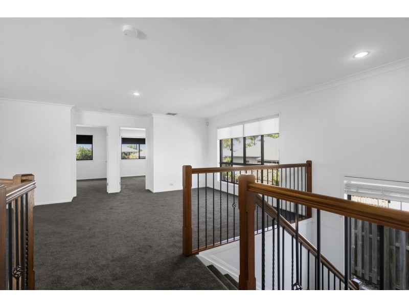8 Cabriolet Ct, Upper Coomera QLD 4209