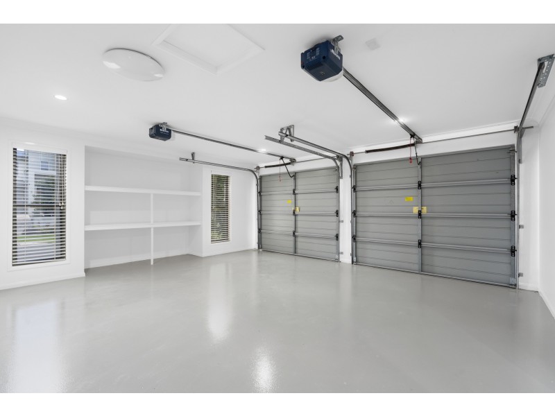 8 Cabriolet Ct, Upper Coomera QLD 4209