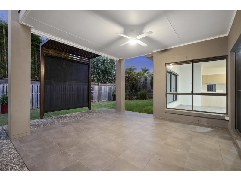 8 Cabriolet Ct, Upper Coomera QLD 4209