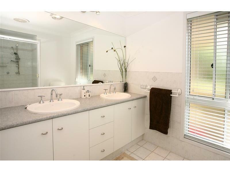 166 Port Jackson Blvd, Clear Island Waters QLD 4226