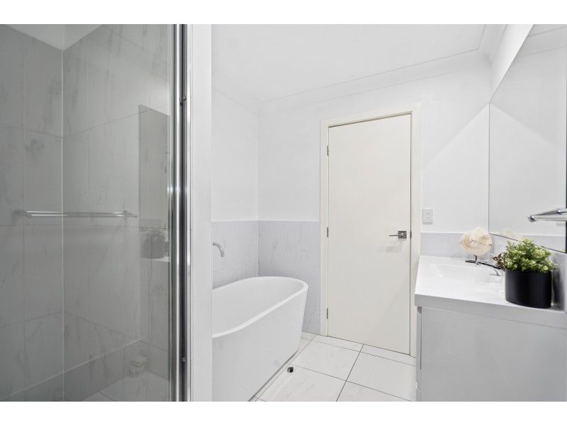 4/9 Bottle Brush Circuit, Coomera QLD 4209